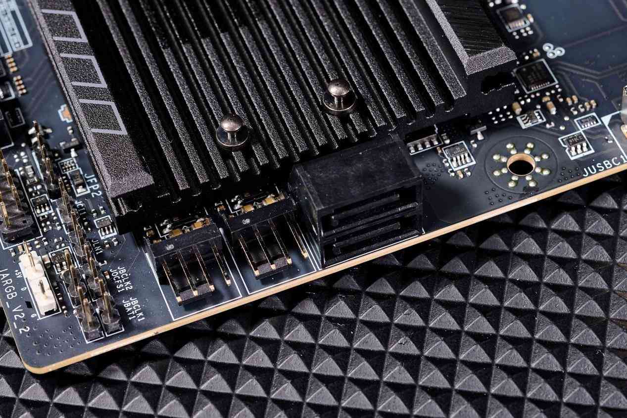 微星B850MPOWER主板深度评测：MPOWER系列的超频传奇延续，千元级性能炸裂之选