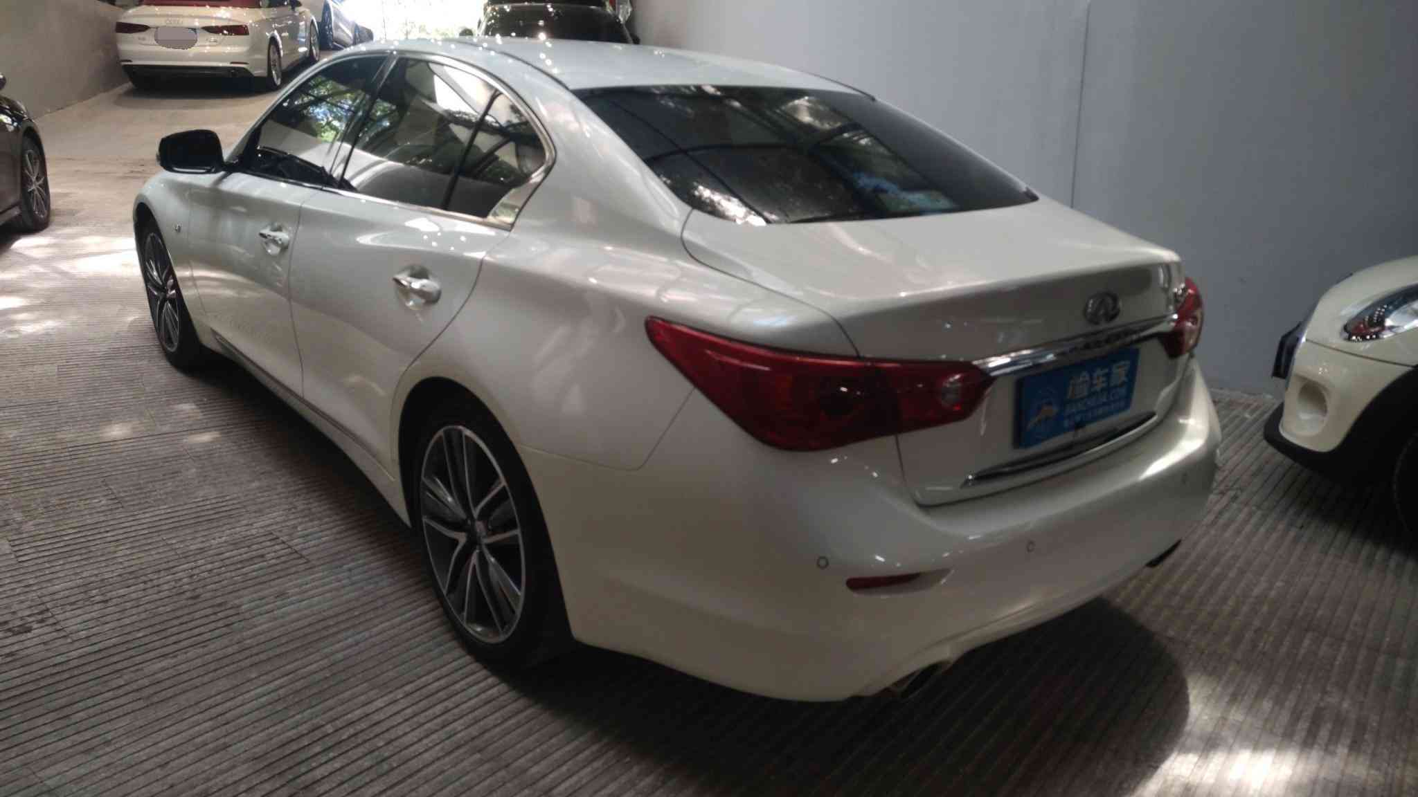 英菲尼迪怎么样 经常出差跑高速，大哥买台37L英菲尼迪Q50，直言比电车舒服得多