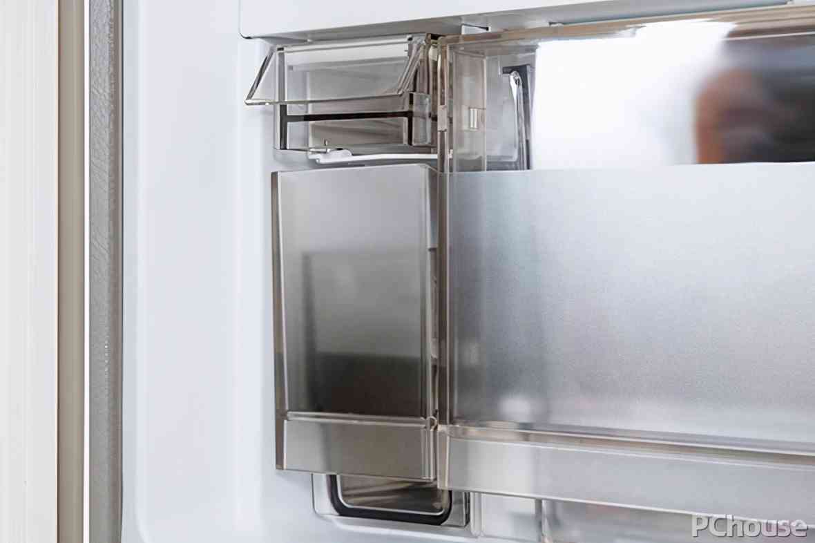 松下冰箱怎么样？决定厨房幸福感的王炸家电非它莫属，松下自由嵌入系列冰箱深度评测