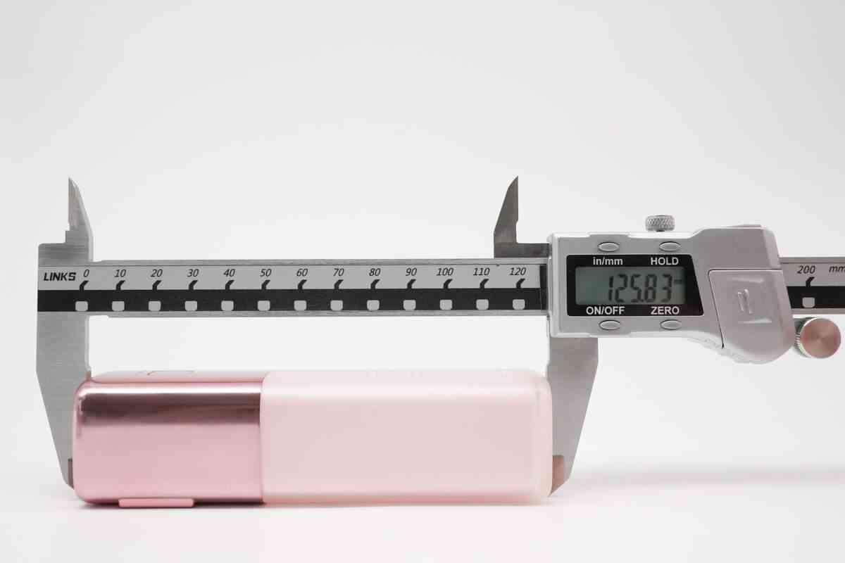 品胜口红充电宝全面评测：三合一设计、PD30W快充与便携体验