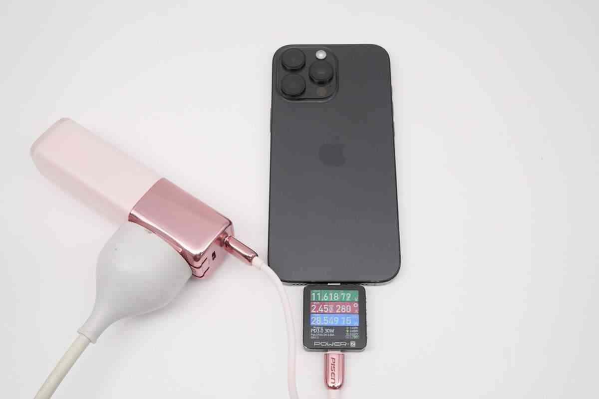 品胜口红充电宝全面评测：三合一设计、PD30W快充与便携体验