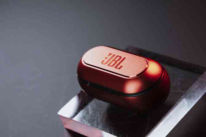 JBL蓝牙耳机怎么样？JBL T280TWS PRO体验：用设计和音质阐述潮流个性