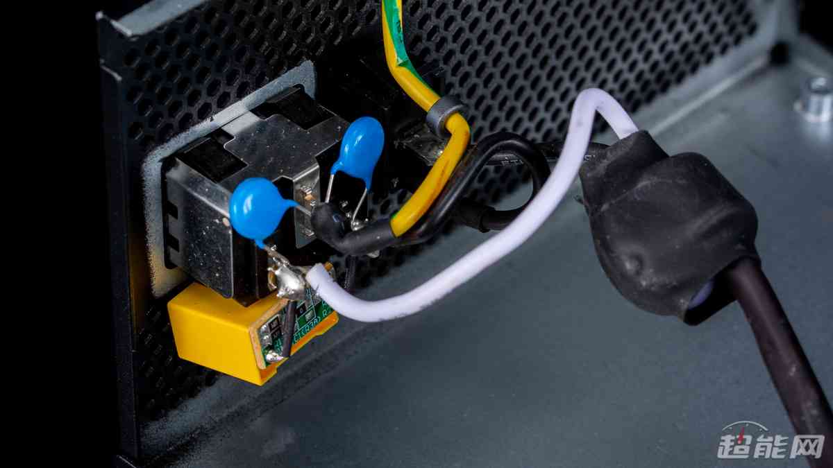 酷冷至尊G700 GOLD电源评测：高性价比的中高功率之选