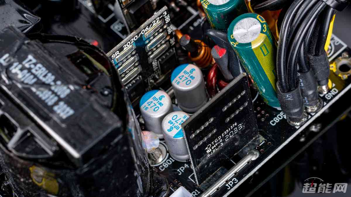 酷冷至尊G700 GOLD电源评测：高性价比的中高功率之选