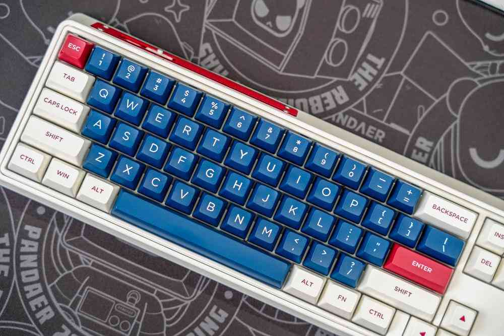 腹灵键盘怎么样 机械键盘的天花板之作，腹灵CMK68-SAM机械之心键盘体验