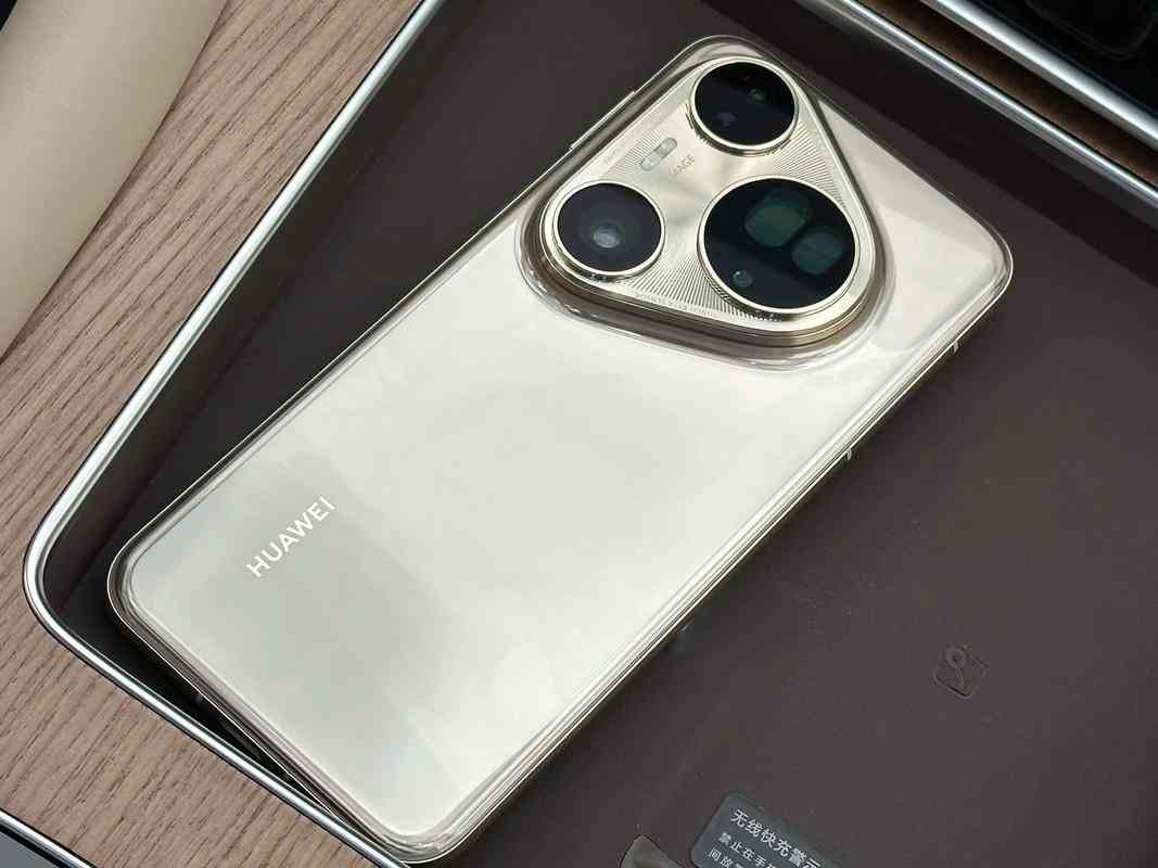 苹果手机质量深度评测：华为与苹果旗舰机型全方位优缺点对比