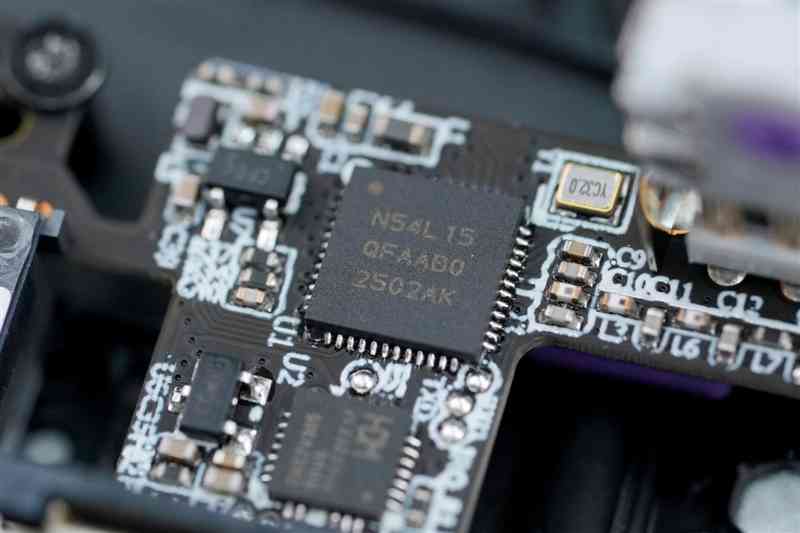 雷柏鼠标怎么样 雷柏VT7金属漆鼠标评测：性能解锁能耗更优 向旗舰再进半步