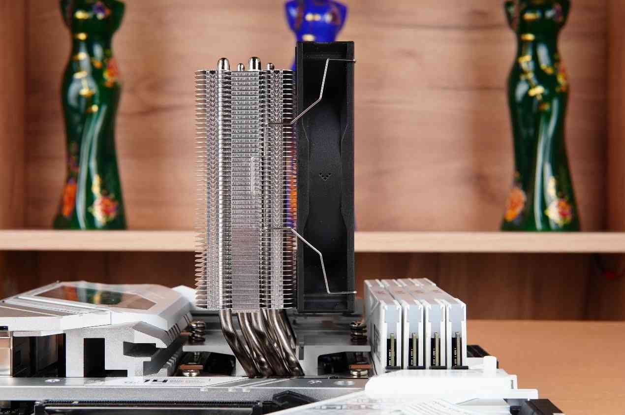 玄冰400怎么样 百元王者回归？九州风神玄冰400幻彩V5性能实测