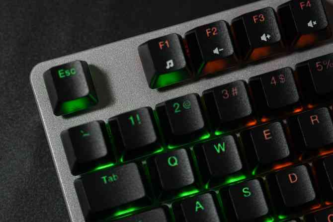 微星鼠标怎么样 微星GK320&GM330游戏键盘鼠标体验评测：一把键盘两个形态 主流级玩家优选