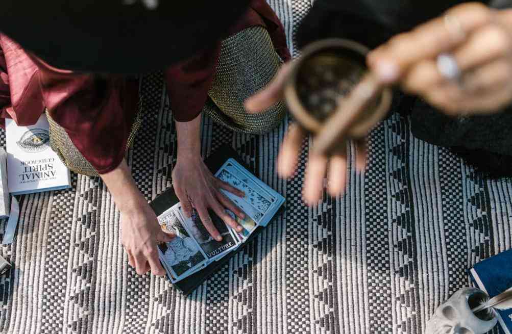 在移动上班的真相：央企铁饭碗与基层员工薪资深度剖析